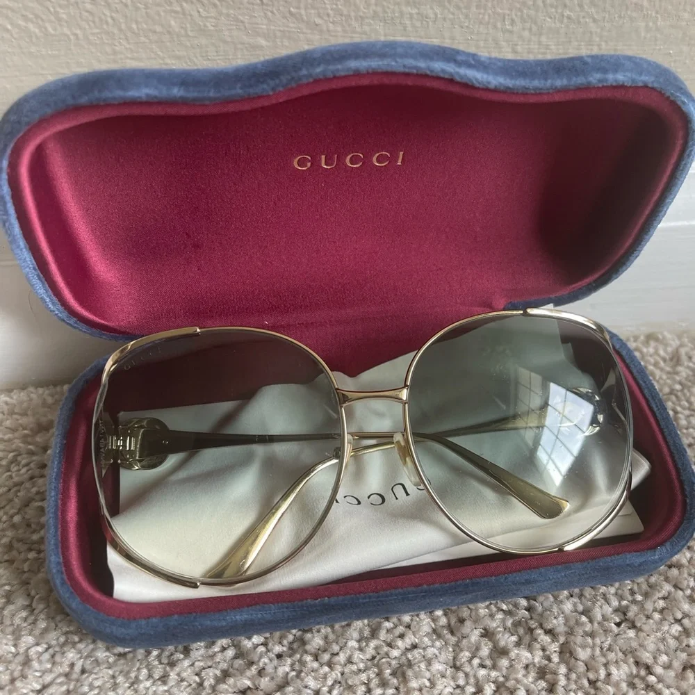 Oversized Gucci sunglasses - Picture 2 of 6